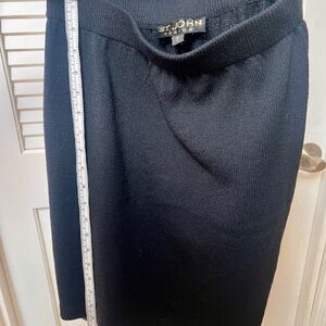 St. John Classic Black Pencil Skirt